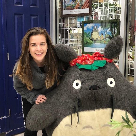 Meet your Posher, Meghan - Picture 5 of 7